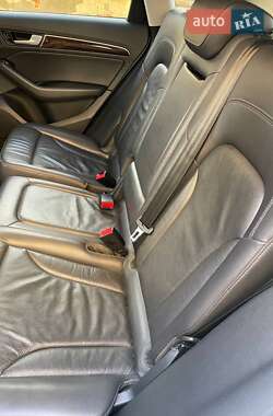 Внедорожник / Кроссовер Audi Q5 2012 в 