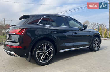 Позашляховик / Кросовер Audi Q5 2020 в 