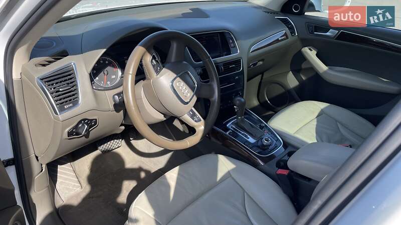 Позашляховик / Кросовер Audi Q5 2011 в Луцьку