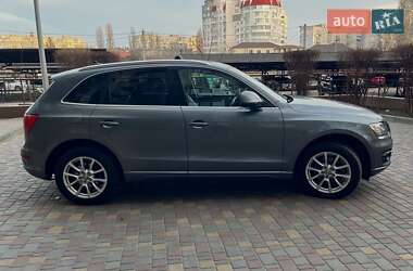 Внедорожник / Кроссовер Audi Q5 2011 в 