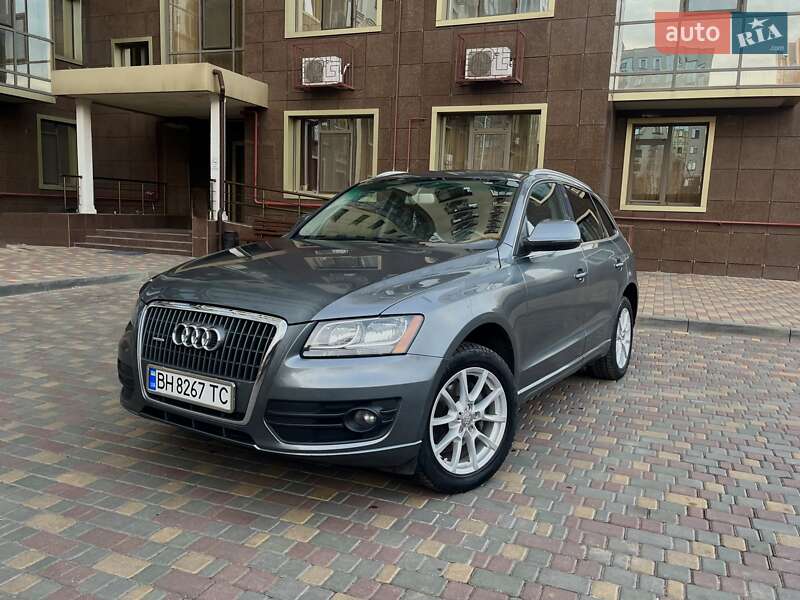 Внедорожник / Кроссовер Audi Q5 2011 в 
