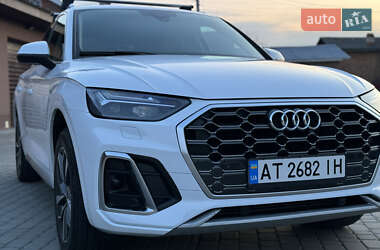 Внедорожник / Кроссовер Audi Q5 2022 в 