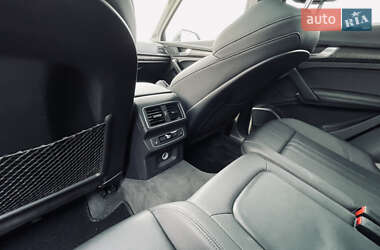 Внедорожник / Кроссовер Audi Q5 2017 в 