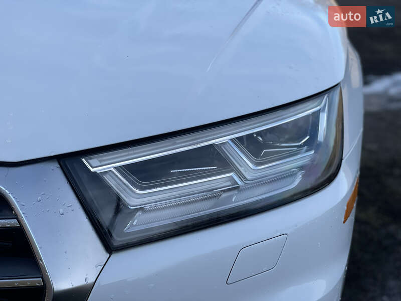 Внедорожник / Кроссовер Audi Q5 2017 в Сумах