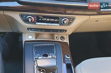 Позашляховик / Кросовер Audi Q5 2018 в 