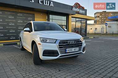 Внедорожник / Кроссовер Audi Q5 2017 в 