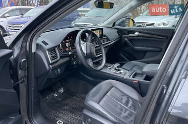 Внедорожник / Кроссовер Audi Q5 2018 в 