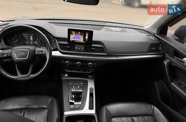Позашляховик / Кросовер Audi Q5 2018 в 