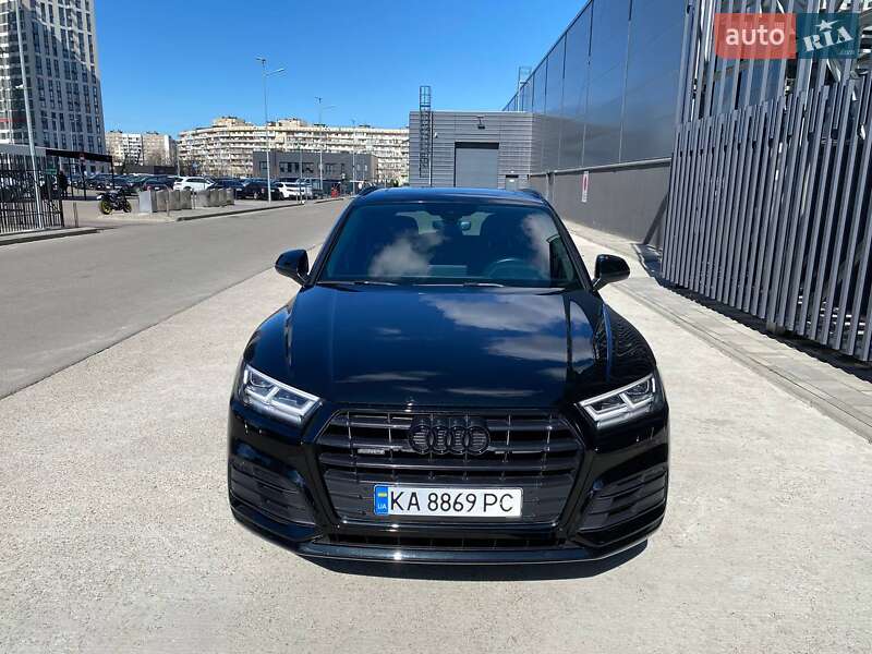 Внедорожник / Кроссовер Audi Q5 2020 в Киеве