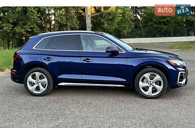 Внедорожник / Кроссовер Audi Q5 2021 в 