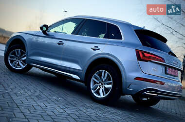 Позашляховик / Кросовер Audi Q5 2021 в 