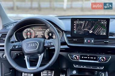 Позашляховик / Кросовер Audi Q5 2021 в 