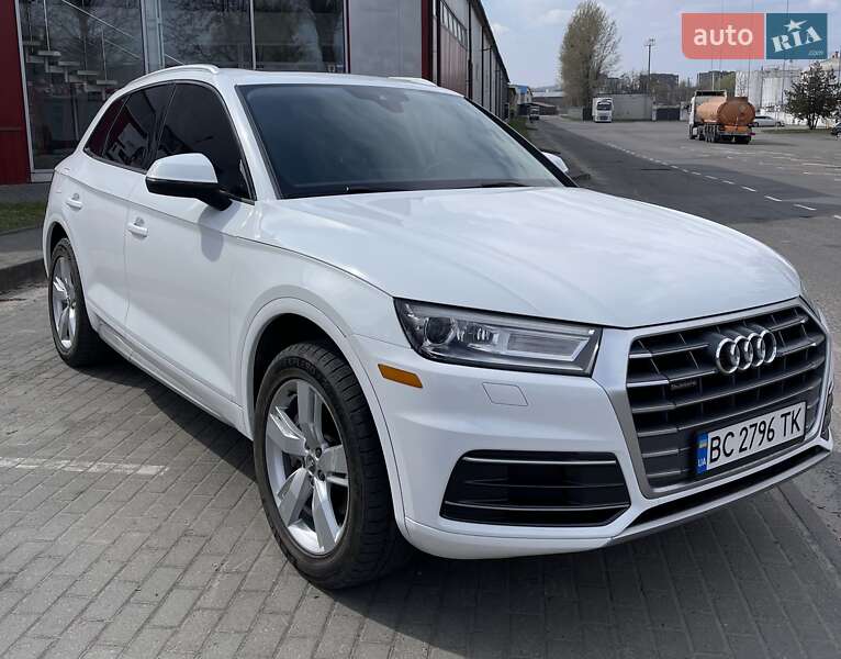 Позашляховик / Кросовер Audi Q5 2017 в Львові
