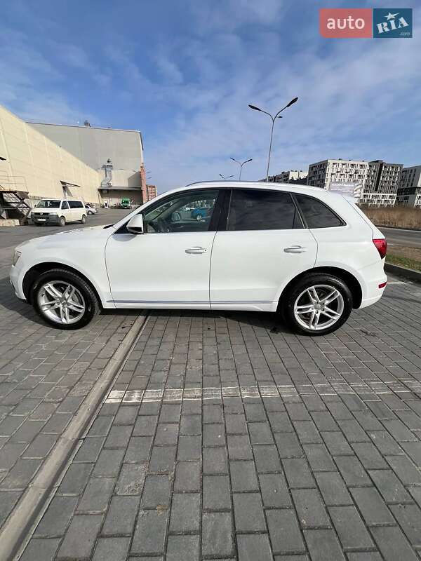 Позашляховик / Кросовер Audi Q5 2016 в Львові