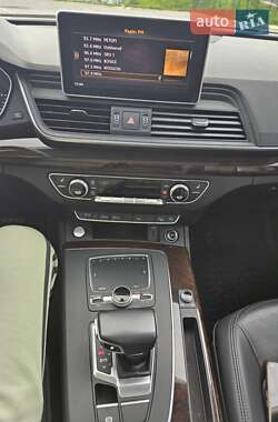 Внедорожник / Кроссовер Audi Q5 2018 в 