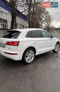 Внедорожник / Кроссовер Audi Q5 2017 в 
