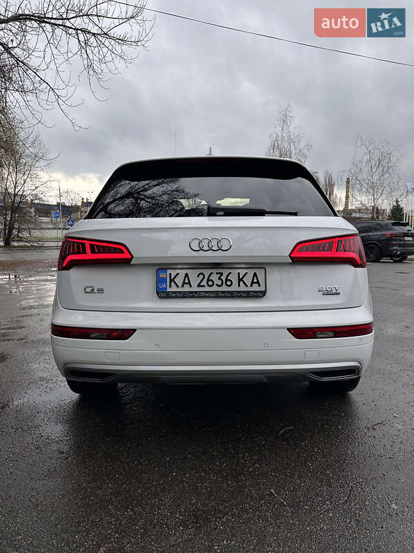 Внедорожник / Кроссовер Audi Q5 2017 в Киеве