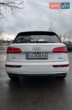 Внедорожник / Кроссовер Audi Q5 2017 в 