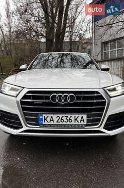 Внедорожник / Кроссовер Audi Q5 2017 в 