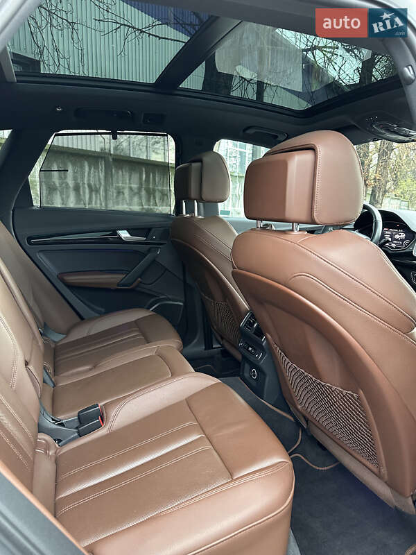 Внедорожник / Кроссовер Audi Q5 2017 в Киеве