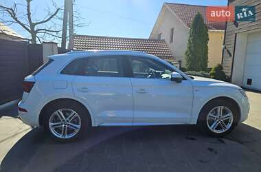 Внедорожник / Кроссовер Audi Q5 2020 в 