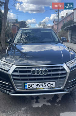 Внедорожник / Кроссовер Audi Q5 2017 в 