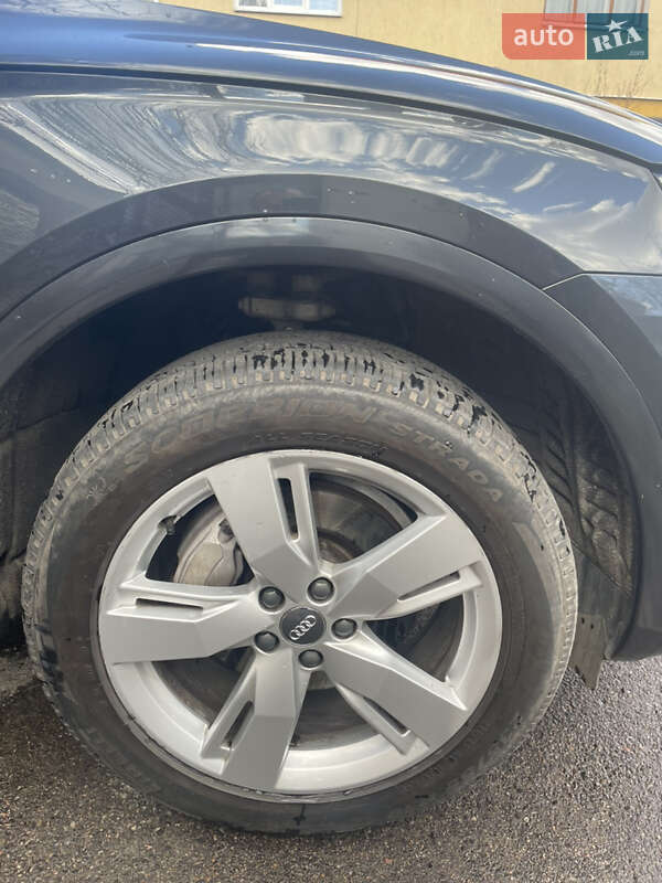 Позашляховик / Кросовер Audi Q5 2017 в Львові