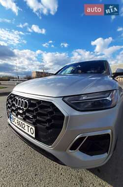 Внедорожник / Кроссовер Audi Q5 2022 в 