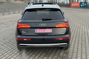 Внедорожник / Кроссовер Audi Q5 2018 в 