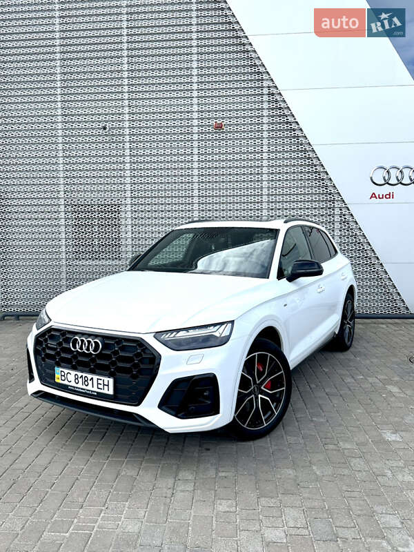 Внедорожник / Кроссовер Audi Q5 2021 в 