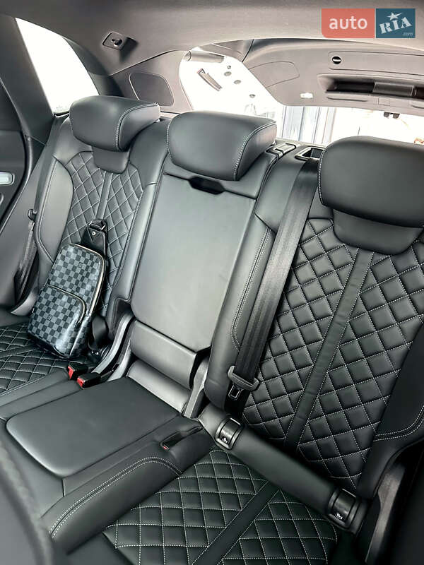 Позашляховик / Кросовер Audi Q5 2021 в Києві