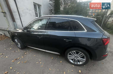 Внедорожник / Кроссовер Audi Q5 2018 в 