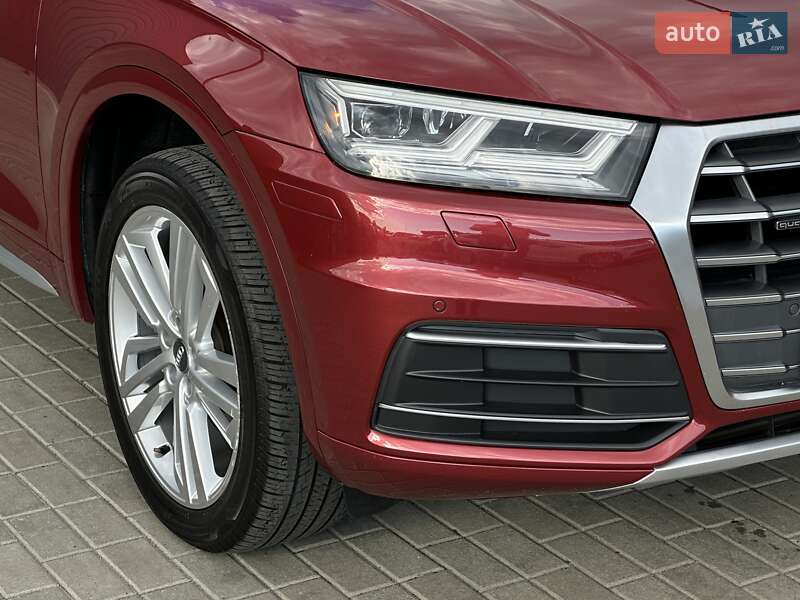 Позашляховик / Кросовер Audi Q5 2017 в Мукачевому