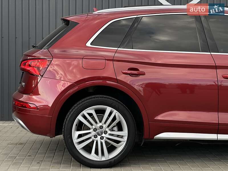 Позашляховик / Кросовер Audi Q5 2017 в Мукачевому