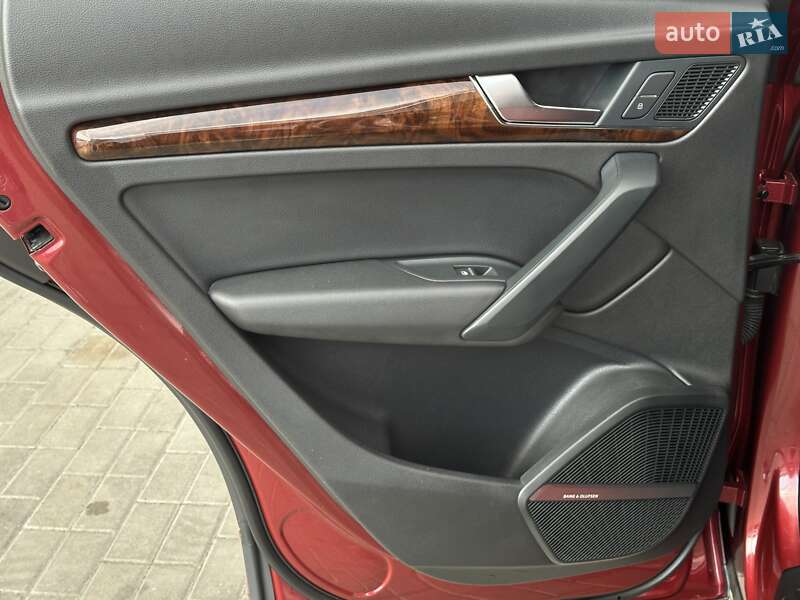 Позашляховик / Кросовер Audi Q5 2017 в Мукачевому