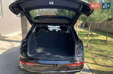 Внедорожник / Кроссовер Audi Q5 2020 в 