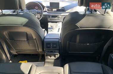 Внедорожник / Кроссовер Audi Q5 2020 в 