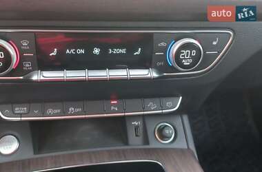 Внедорожник / Кроссовер Audi Q5 2022 в 