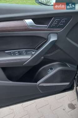Внедорожник / Кроссовер Audi Q5 2022 в 