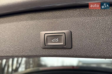 Позашляховик / Кросовер Audi Q5 2015 в 