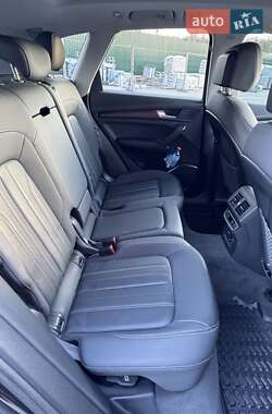 Внедорожник / Кроссовер Audi Q5 2020 в 