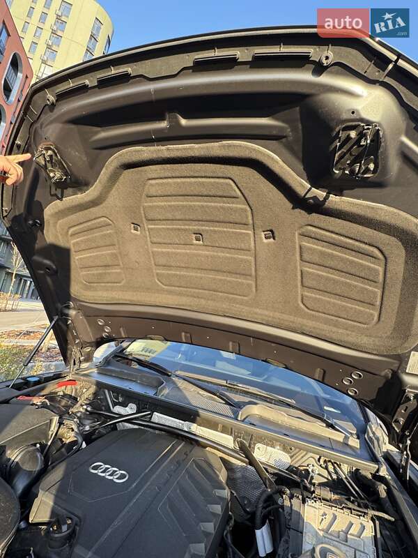Внедорожник / Кроссовер Audi Q5 2020 в Киеве