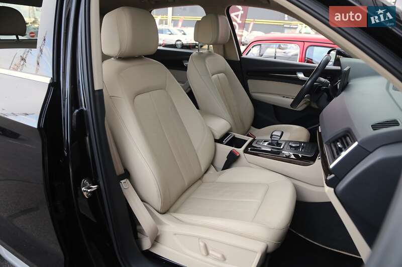 Позашляховик / Кросовер Audi Q5 2019 в Києві