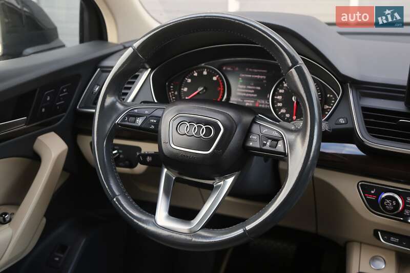 Позашляховик / Кросовер Audi Q5 2019 в Києві