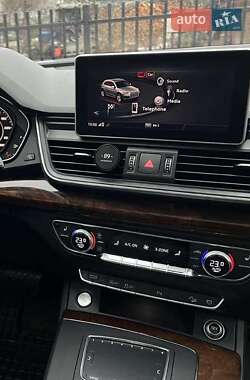 Позашляховик / Кросовер Audi Q5 2017 в 