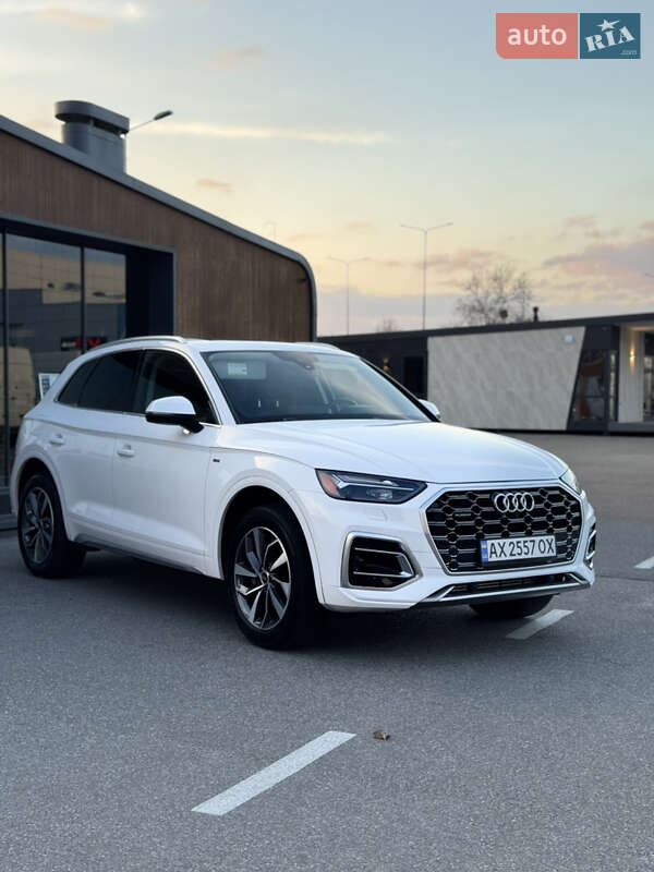 Позашляховик / Кросовер Audi Q5 2022 в Києві