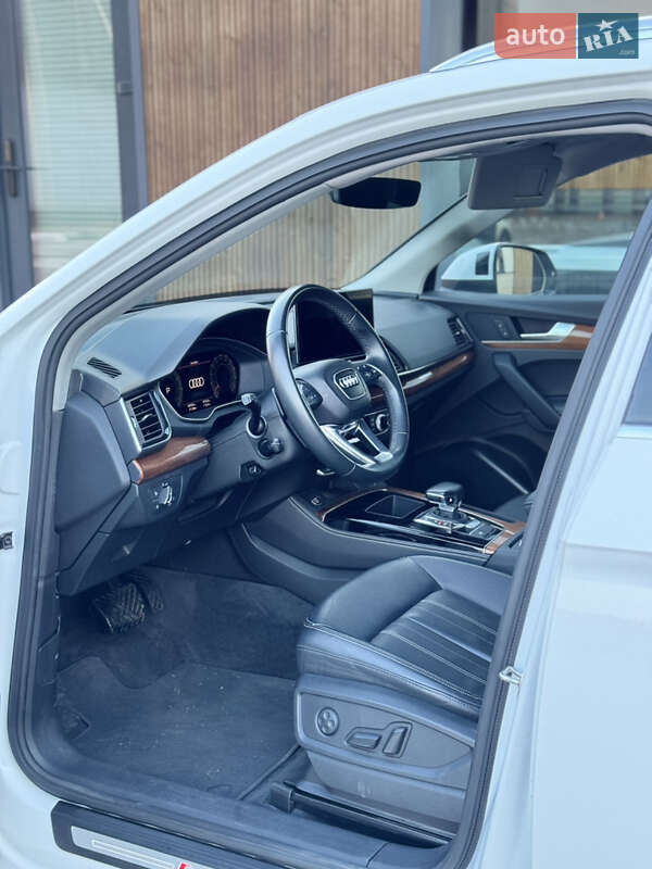 Позашляховик / Кросовер Audi Q5 2022 в Києві