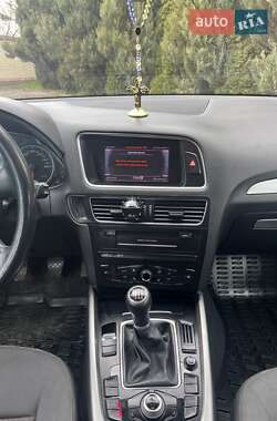 Внедорожник / Кроссовер Audi Q5 2010 в 