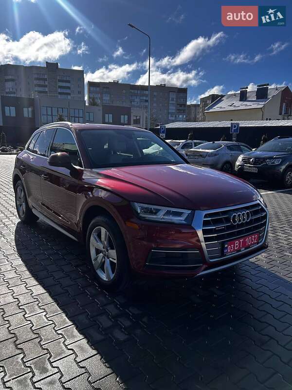 Внедорожник / Кроссовер Audi Q5 2017 в Луцке