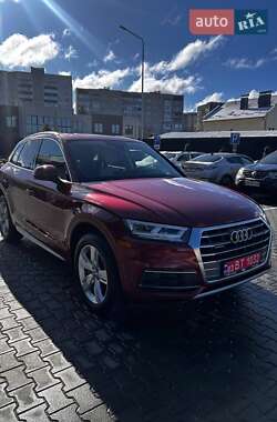 Внедорожник / Кроссовер Audi Q5 2017 в 